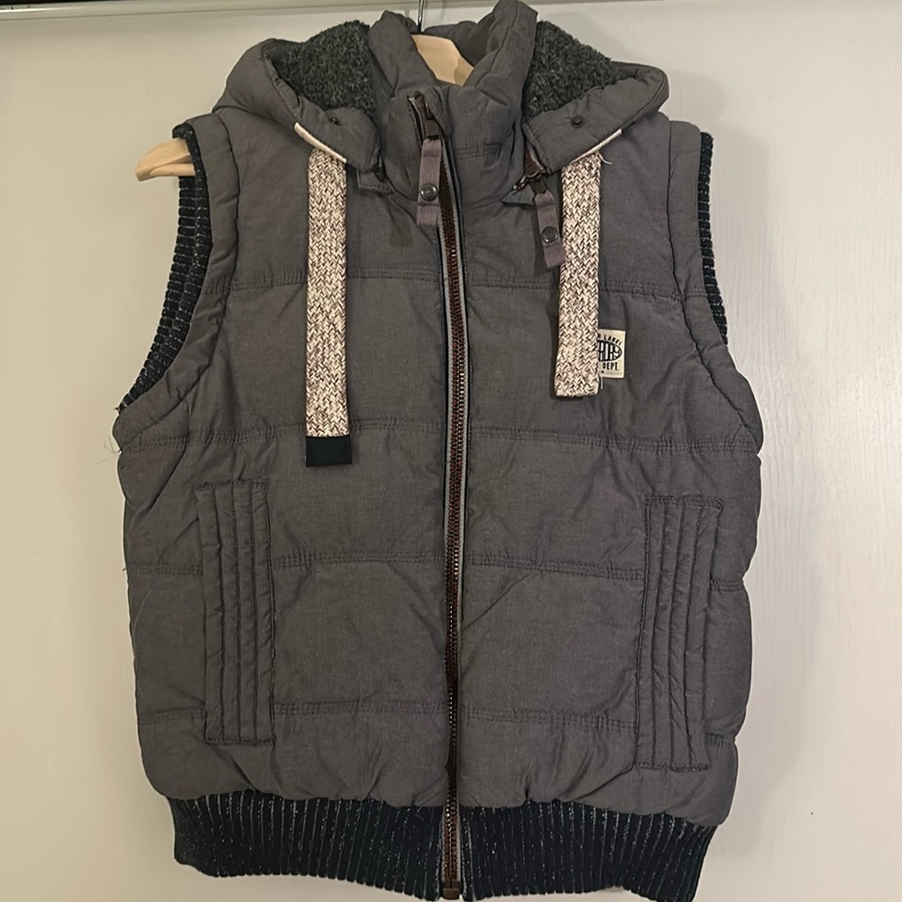 Women’s superdry vintage winter ❄️ vest size L
